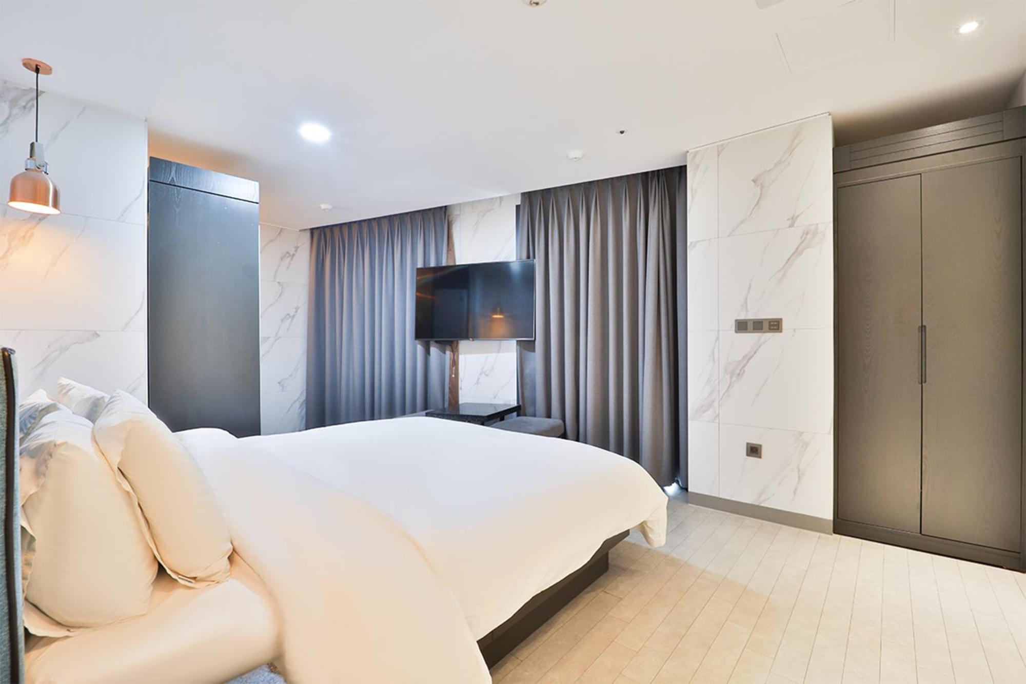 Hotel Yuna Business Busan Esterno foto