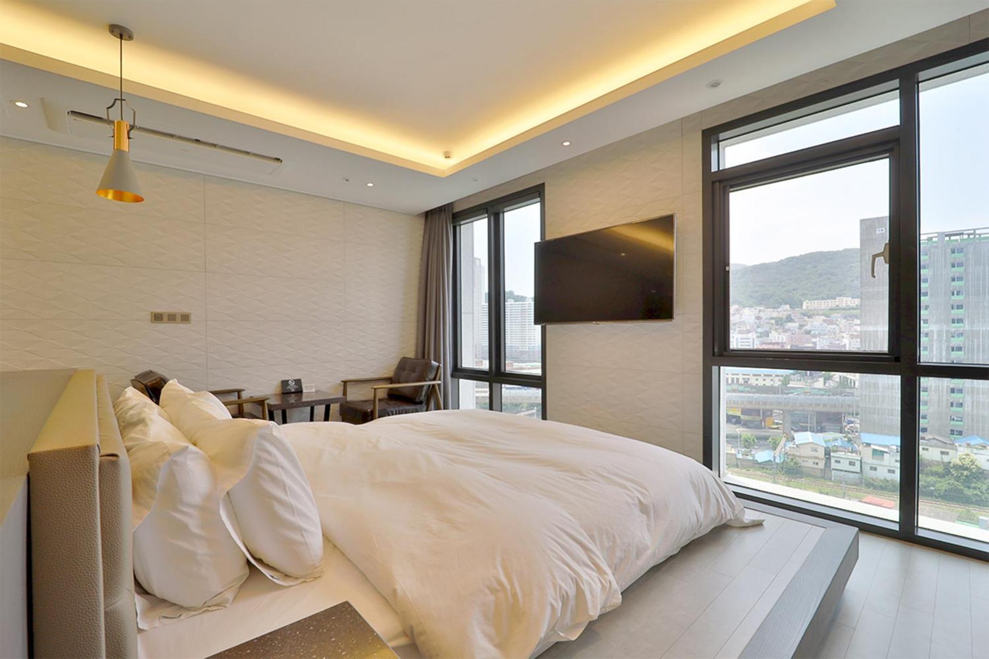 Hotel Yuna Business Busan Esterno foto