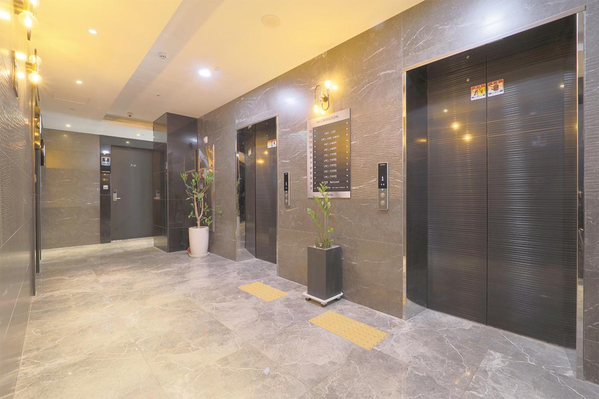 Hotel Yuna Business Busan Esterno foto