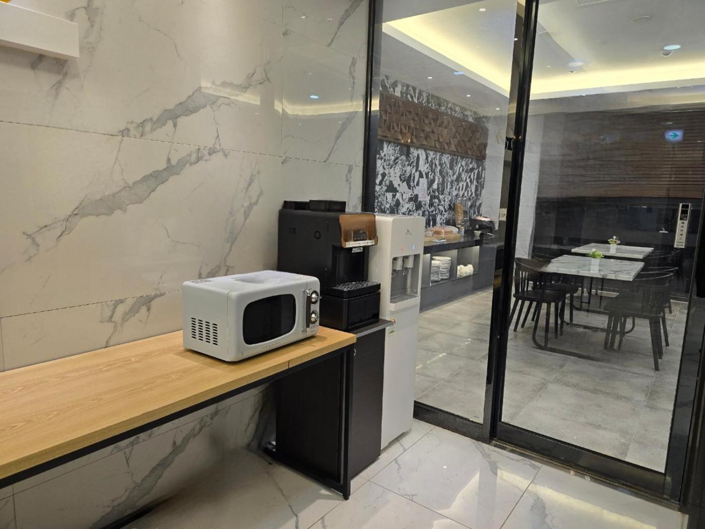 Hotel Yuna Business Busan Esterno foto